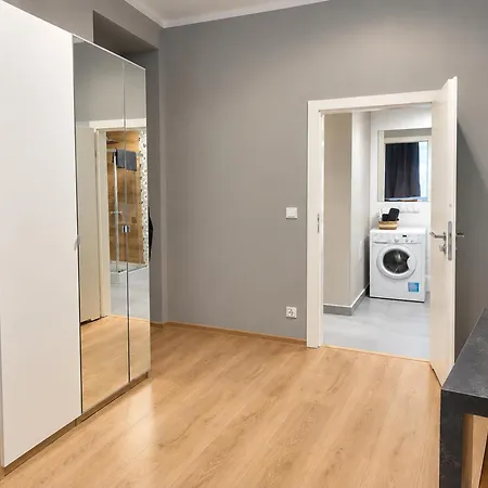 Apartman Shades Of 3 *